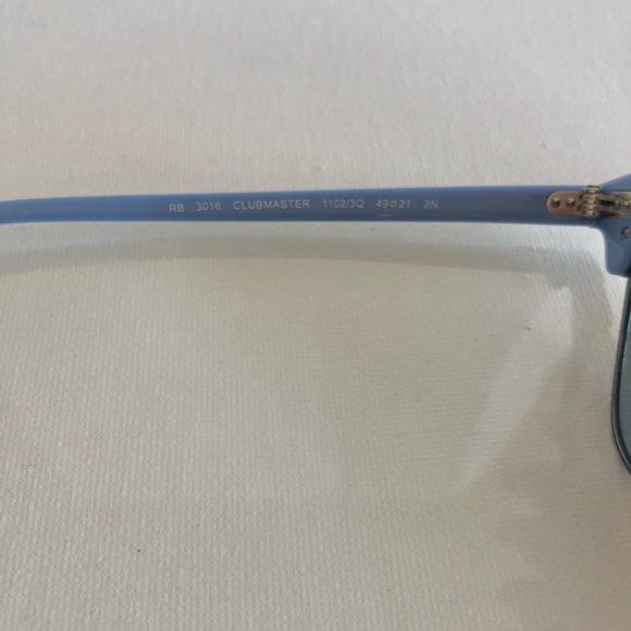 Ray Ban sunglasses w/case - Picture 4 of 5